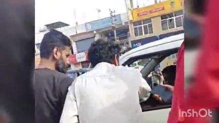ಹುಣಸೂರು: ಪಟ್ಟಣದಲ್ಲಿ ನಿಷೇಧಿತ ಪ್ಲಾಸ್ಟಿಕ್ ಬಳಸುತ್ತಿದ್ದ ಬಾರ್ ಮೇಲೆ ಪರಿಸರ ಅಧಿಕಾರಿಗಳ ದಾಳಿ