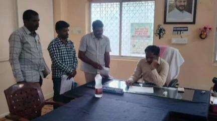 జనగాం: లింగాల ఘనపూర్ MPDO కార్యాలయాన్ని సందర్శించిన జిల్లా అదనపు కలెక్టర్ పింకేష్ కుమార్