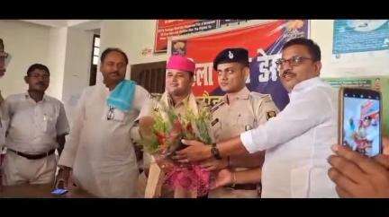 मरौना: मरौना थाना परिसर में विदाई सह सम्मान समारोह का आयोजन गुरुवार दोपहर 3 बजे किया गया