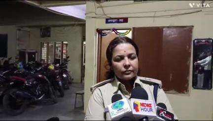 महिदपुर: महिदपुर में जमात खाना के पास सट्टा लिख रहा युवक गिरफ्तार, पुलिस ने सट्टा लिखते हुए पकड़ा