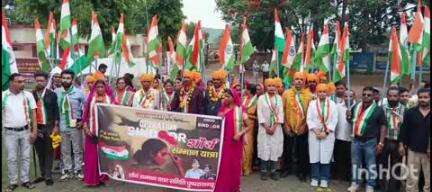 पुष्पराजगढ़: राजेंद्र ग्राम में शौर्य सम्मान यात्रा निकालकर सेवानिवृत्त सैनिकों का सम्मान किया गया