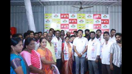నరసాపురం: ప్రభుత్వ విప్ నాయకర్ సమక్షంలో జనసేన పార్టీలోకి చేరిన నరసాపురం మున్సిపాలిటీలోని ఇద్దరు కౌన్సిలర్లు, 100 మంది నాయకులు