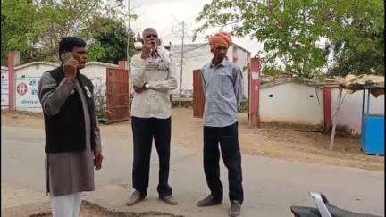नागौद: डिघौरा से श्याम नगर के बीच बन रही नहर में दरारें, किसानों ने एसडीएम कार्यालय उंचेहरा में सौंपा आवेदन