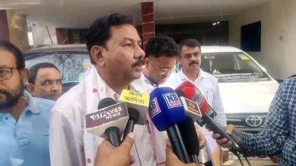 উত্তৰ লক্ষীমপুৰ: 'মুখ্যমন্ত্ৰীৰ প্ৰশ্নৰ উত্তৰ নিদি গৌৰৱ গগৈয়ে পাকিস্তান ভ্ৰমণৰ কথা একপ্ৰকাৰে মানি লৈছে', নগৰত মন্ত্ৰী ৰণজিৎ দাসৰ মত
