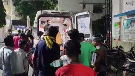अनूपपुर: मेडियारास पेट्रोल पंप के पास सड़क हादसे में अज्ञात वाहन की टक्कर से दो युवक घायल, एक गंभीर