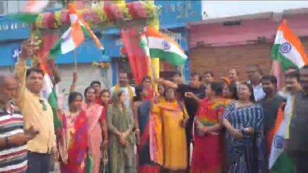 अथमलगोला: अथमलगोला बाजार में ऑपरेशन सिंदूर की सफलता पर NDA समर्थकों और स्थानीय लोगों ने निकाली तिरंगा यात्रा
