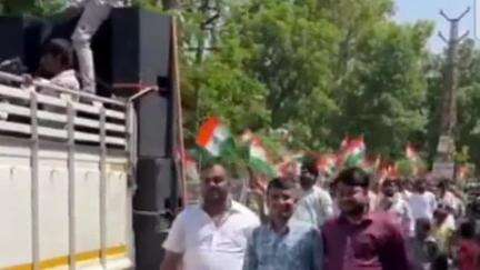 रेवदर: रेवदर में ऑपरेशन सिंदूर की सफलता पर शौर्य सम्मान के तहत निकाली गई तिरंगा यात्रा, पूर्व सैनिक का किया गया सम्मान