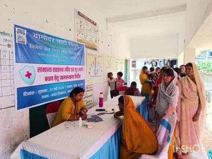 चंदवारा: प्राथमिक विद्यालय माधोपुर में डीवीसी सीएसआर द्वारा स्वास्थ्य जांच शिविर का आयोजन किया गया