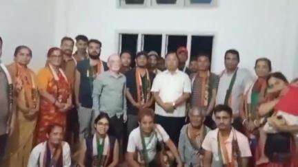 দাংতল ৰাজহ চক্ৰ: মংলাগাঁৱৰ নেপালী বস্তিত বিপিএফৰ যোগদান সভা অনুষ্ঠিত, উপস্থিত কাজলগাঁও সমষ্টিৰ পাৰিষদ পানীৰাম ব্ৰহ্ম