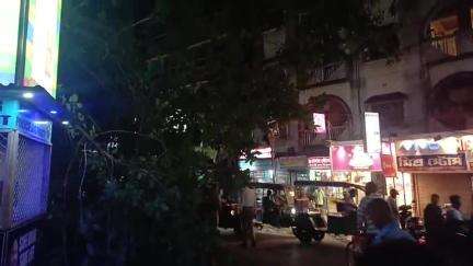 কৃষ্ণনগর ১: কৃষ্ণনগর সদর হাসপাতাল মোড়ে গাছের ডাল ভেঙে সমস্যা, যান চলাচল ব্যাহত