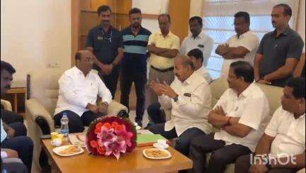 ಶಿವಮೊಗ್ಗ: ನಗರದಲ್ಲಿ ರಾಜ್ಯ ಚುನಾವಣಾ ಆಯುಕ್ತರಿಗೆ ಮನವಿ ಸಲ್ಲಿಸಿದ ಶಾಸಕ ಚನ್ನಬಸಪ್ಪ