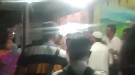 করিমগঞ্জ: রাত্রিবেলায় বদরপুর ঘাটস্থিত ফেরিঘাটে ফেরি চলার দাবি জানান স্থানীয়রা