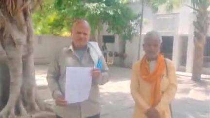महरौनी: ग्राम समोगर निवासी किसान का आरोप, ₹25000 की रिश्वत न देने पर लेखपाल ने मुकदमा दर्ज किया, डीएम को दी शिकायत