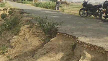 मांट: ग्राम ओहवा में अधूरी सड़क बनाकर बीच में छोड़ दिया गया कार्य, लोगों में रोष #jansamasya