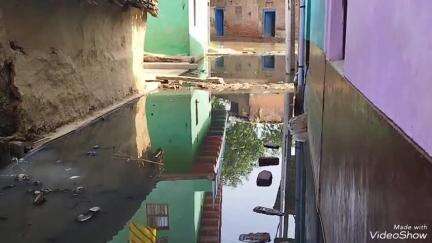सूर्यपुरा: सूर्यपुरा के वार्ड नंबर-2 में नाली की निकासी अवरुद्ध होने से सड़क पर गंदा पानी बह रहा #jansamasya
