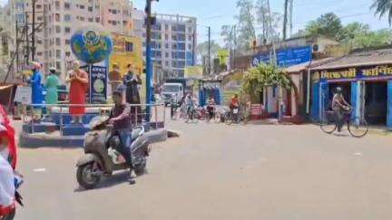মেদিনীপুর: আবহাওয়ার খামখেয়ালীপনা, পশ্চিম মেদিনীপুরে কমে গেল বিয়ারের বিক্রি।
