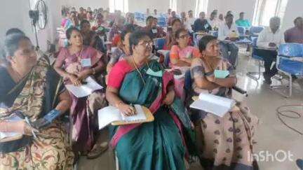 కొత్తగూడెం: కొత్తగూడెం, పాల్వంచ పాఠశాలలో ప్రధానోపాధ్యాయుల శిక్షణా తరగతులను పరిశీలించిన జిల్లా కలెక్టర్