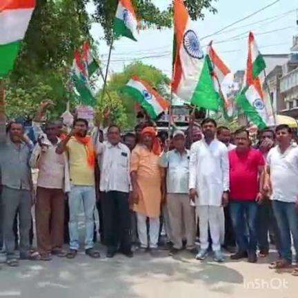 ऊंचाहार: उमरन कस्बे में बीजेपी कार्यकर्ताओं ने सैनिकों के सम्मान में निकाली तिरंगा यात्रा, लगे हिंदुस्तान जिंदाबाद के नारे