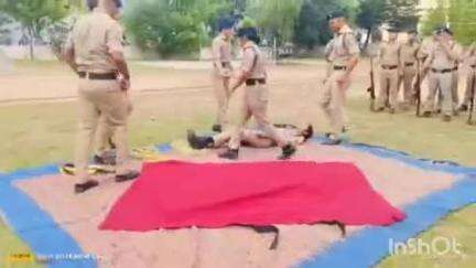 बागेश्वर: पुलिस लाइन में शुक्रवार को हुआ परेड का आयोजन, पुलिस बल को शारीरिक व मानसिक रूप से चुस्त-दुरुस्त रहने के दिए गए निर्देश