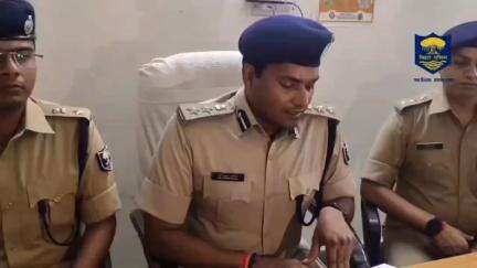 एसपी सारण के निर्देश पर विभिन्न थानों के टीम द्वारा आज अहले सुबह छापामारी कर 17 नाबालिग लड़कियों को कराया गया मुक्त