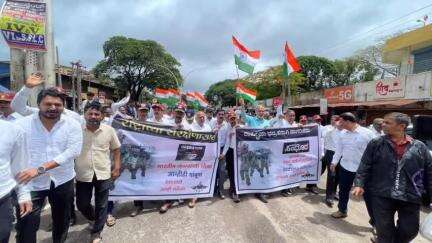 ಖಾನಾಪುರ: ಪಟ್ಟಣದಲ್ಲಿ ಶಾಸಕ ವಿಠಲ ಹಲಗೇಕರ ನೇತೃತ್ವದಲ್ಲಿ ತಿರಂಗಾ ರ್ಯಾಲಿ