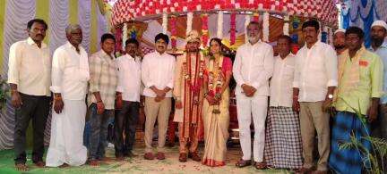 అలంపూర్: అలంపూర్ నియోజకవర్గంలోని వివిధ గ్రామాలలో జరిగిన పలు వివాహ వేడుకల్లో పాల్గొన్న ఎమ్మెల్యే విజేయుడు