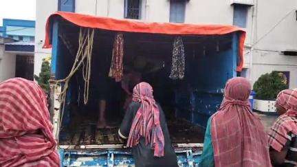 মঙ্গলকোট: দেনার দায়ে আত্মহত্যার ঘটনা ঘটলো মঙ্গলকোটের পালপাড়ায়, মহিলার দেহ ময়নাতদন্তে পাঠালো মঙ্গলকোট থানার পুলিশ