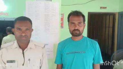 पतरघट: शराब सेवन के आरोप में पतरघट पुलिस ने एक नशेड़ी को हंगामा करते हुए किया गिरफ्तार, भेजा जेल