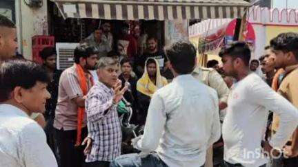 सिकंंदराबाद: सिकंदराबाद थाना क्षेत्र के एक डिग्री कॉलेज में छात्रा ने शिक्षक पर अभद्र व्यवहार का आरोप लगाया