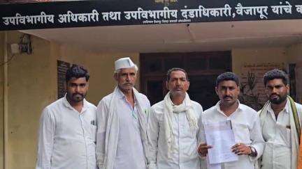 वैजापूर: तहसील कार्यालयातील प्रलंबित कामे मार्गी लावा, अन्यथा बैलगाडी मोर्चा काढू, एसडीएम यांना समाजसेवक जानराव यांचे निवेदन