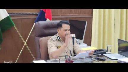 गया टाउन सीडी ब्लॉक: मगध पुलिस कार्यालय में आईजी क्षत्रनील सिंह ने गया सहित अन्य जिलों के फरियादियों की सुनी फरियाद