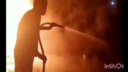 संगमनेर: संगमनेर तालुक्यात घुलेवाडी येथे  अज्ञात दोन प्रवासी वाहने जाळली