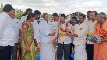 కొత్తపల్లి తాసిల్దార్ కార్యాలయంలో ప్రజా సమస్యల పరిష్కార వేదిక కార్యక్రమంలో పాల్గొన్న :ఎమ్మెల్యే గిత్త జయసూర్య
