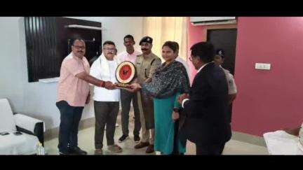 इटखोरी: उच्च न्यायालय के न्यायाधीश ने इटखोरी में माँ भद्रकाली मंदिर में की पूजा अर्चना