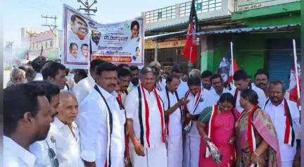 ஆரணி: பையூரில் முன்னாள் அமைச்சர் சேவூர் ராமச்சந்திரன் தலைமையில் அதிமுக திட்டங்களை எடுத்துக் கூறி துண்டு பிரசுரம் விநியோகம்