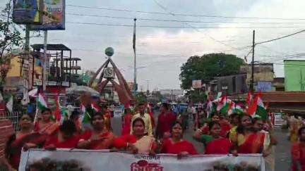 গঙ্গারামপুর: অপারেশন সিঁদুরের সাফল্যে সেনাবাহিনীকে অভিনন্দন জানিয়ে গঙ্গারামপুরে জাতীয় পতাকা হাতে তিরঙ্গা যাত্রা করলো বিজেপি
