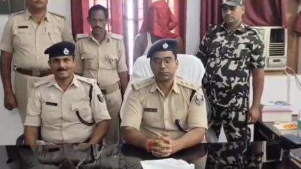 सिमरी बख्तियारपुर: चिरैया पुलिस ने अवैध हथियार के साथ एक व्यक्ति को किया गिरफ्तार, एसडीपीओ ने दी जानकारी