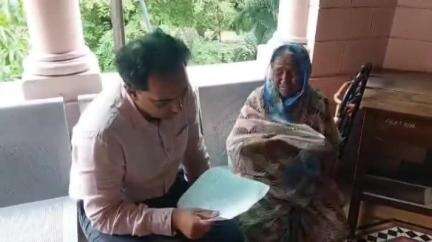 भुसावळ: रेंभोटा येथील वृद्ध महिलेची नातेवाईकांकडून आर्थिक फसवणूक; जिल्हाधिकाऱ्यांकडे न्याय मागताना अश्रू अनावर