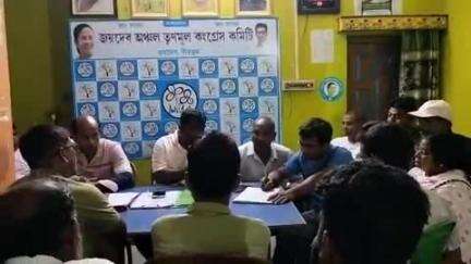 ইলামবাজার: ২৬ শে মে২০২৫ বীরভূম জেলা তৃণমূল কংগ্রেসের ডাকে বোলপুরে এক বিশাল জনসভা,জয়দেব অঞ্চল তৃণমূল কংগ্রেসের কার্যালয়ে মিটিং হয়