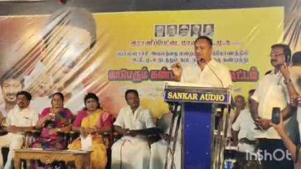 அரக்கோணம்: அரக்கோணத்தில் அதிமுகவை கண்டித்து திமுக சார்பில் கண்டன பொதுக்கூட்டம் நடைபெற்றது
