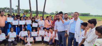 पकरीबरावां: आयुष्मान वय वंदना कार्ड निर्माण को लेकर विशेष अभियान, पकरीबरावां में बीडीओ ने मुखिया के साथ की बैठक