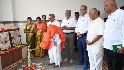 ಧಾರವಾಡ: ಶಿಕ್ಷಣದ ಜತೆಗೆ ಸಂಸ್ಕಾರ ಕಲಿಸುವ ಪ್ರಯತ್ನ ರಾಷ್ಟ್ರೋತ್ಥಾನ ಶಾಲೆಗಳು ಮಾಡುತ್ತಿವೆ: ಮುಮ್ಮಿಗಟ್ಟಿಯಲ್ಲಿ ವ್ಯವಸ್ಥಾಪಕ ಪ್ರಮುಖ ಮಂಗೇಶ ಬೇಂಡೆ