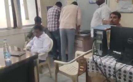 హిమాయత్ నగర్: సికింద్రాబాద్ జోనల్ టౌన్ ప్లానింగ్ అధికారి ఏసీబీకి చిక్కారు