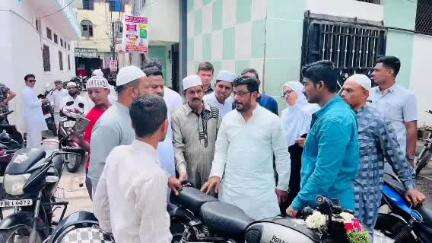 హిమాయత్ నగర్: తలాబ్ కట్ట డివిజన్ పరిధిలో పర్యటించి సమస్యలు అడిగి తెలుసుకున్న ఎమ్మెల్యే జాఫర్ హుస్సేన్ మిరాజ్
