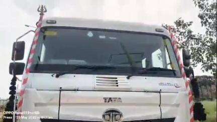 टंडवा: किचटो गांव में पुलिस और प्रशासन की संयुक्त टीम ने अवैध बालू लदे एक हाईवे वाहन को किया जब्त