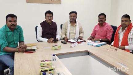 सासाराम: सासाराम के सर्किट हाउस में भूमि राजस्व मंत्री संजय सारंगी शुक्रवार को रात्रि 9:00 बजे पहुंचे