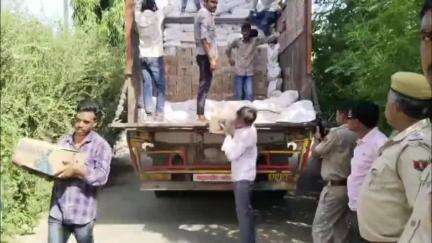 आबू रोड: आबूरोड के मावल चौकी पर रिको पुलिस ने अवैध अंग्रेजी शराब पर की बड़ी कार्रवाई, शराब का जखीरा किया बरामद