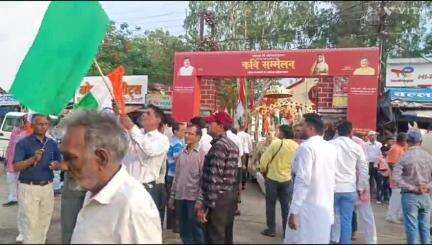 महिदपुर: महिदपुर नगर में 'ऑपरेशन सिंदूर' की सफलता पर भव्य तिरंगा यात्रा का हुआ आयोजन