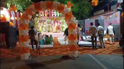 धनौरा: गजरौला रेलवे स्टेशन पर जागरण का आयोजन, देखने के लिए उमड़ी लोगों की भीड़