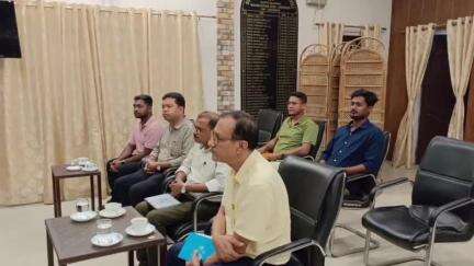 মানকাচৰ: দক্ষিণ শালমাৰা মানকাচৰ জিলা PHE সংমণ্ডলৰ সকলো কাৰিকৰী দলৰ সদস্যৰ সৈতে এখন গুৰুত্বপূৰ্ণ বৈঠক, উপস্থিত জিলা আয়ুক্ত